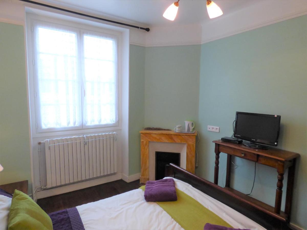 Les Tibles Bed and Breakfast Nanthiat Buitenkant foto